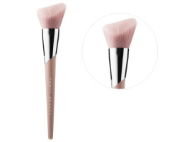 Cheek-hugging bronzer brush...