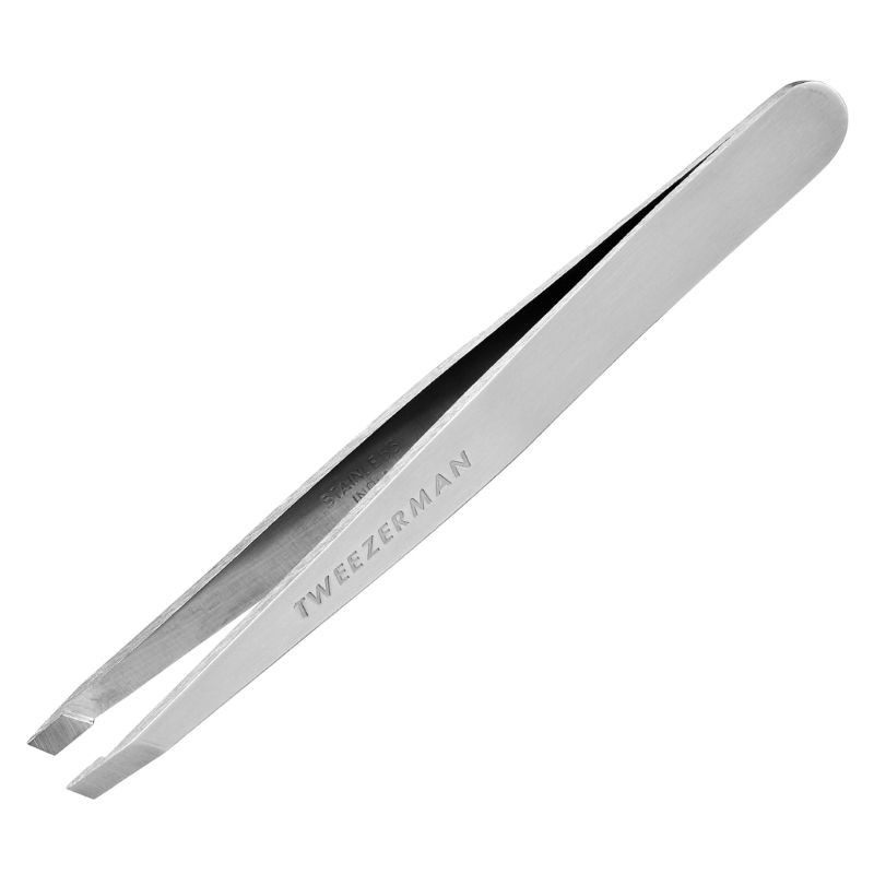 Tweezers with oblique tips