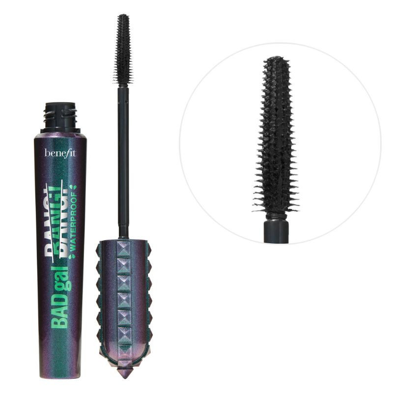 Volumizing mascara Waterproof volumizing mascara