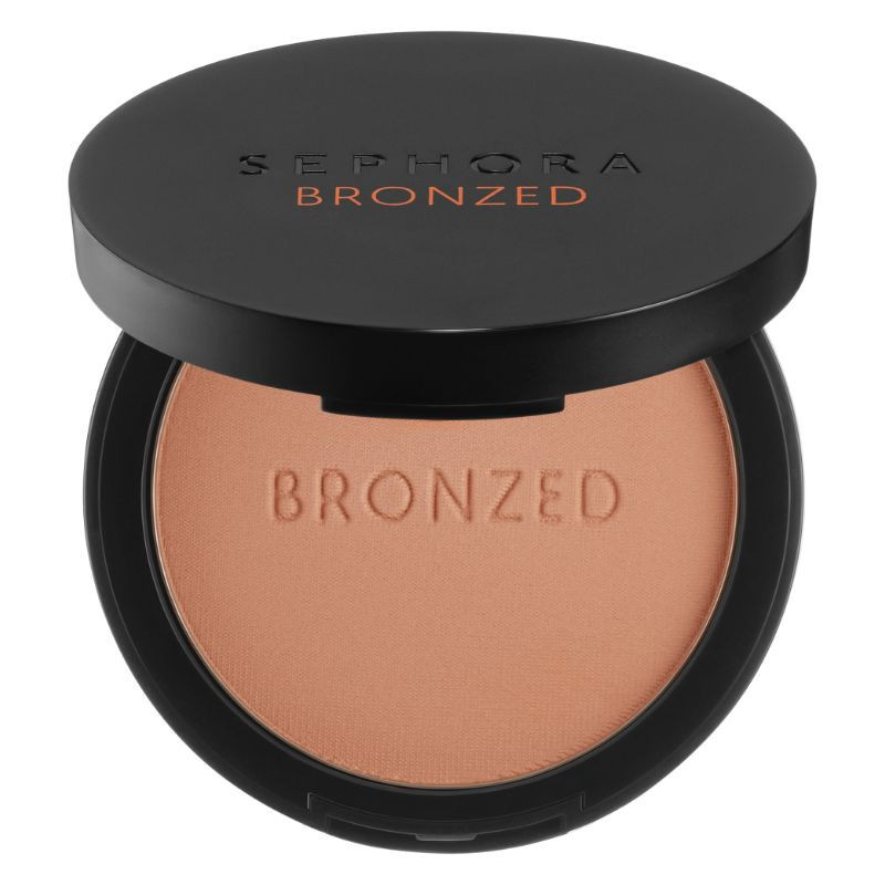Bronzer and contour powder with a soft matte finish