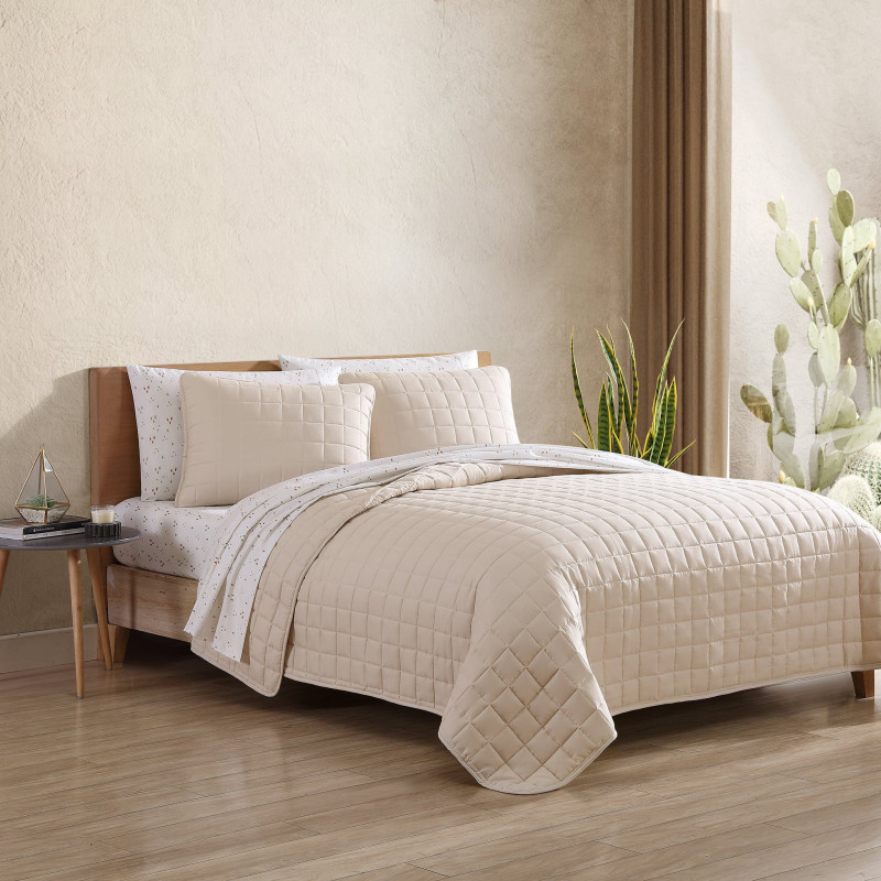 Double/Queen Bed Quilt - Beige