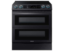 Cuisinière en Vitrocéramique de 30 po. Samsung 6.3 pi.cu avec 5 brûleurs en Inox Noir NE63T8751SG