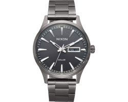 Nixon Montre en acier...