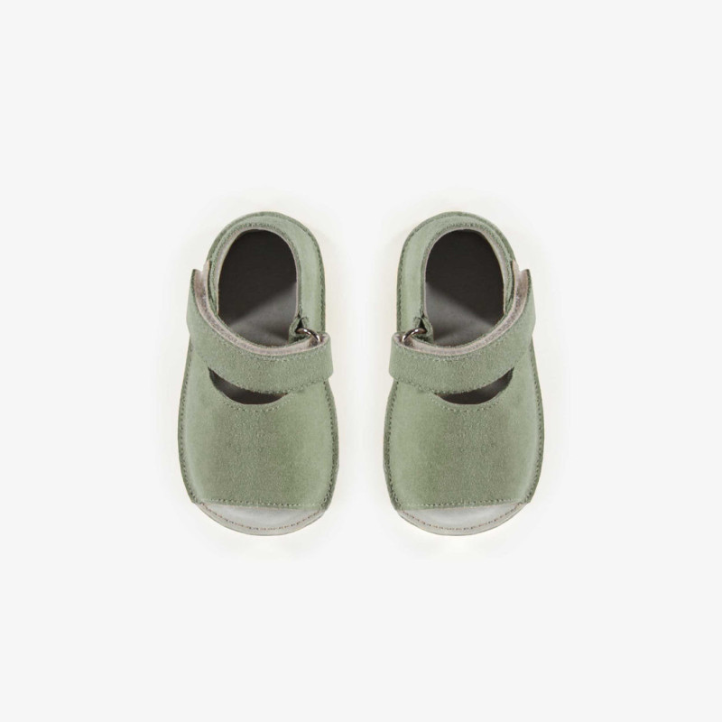 Pale green sandals with soft sole in suede, newborn