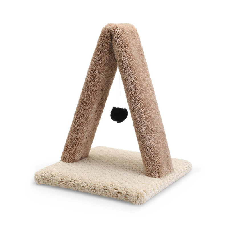 Marquee scratching post