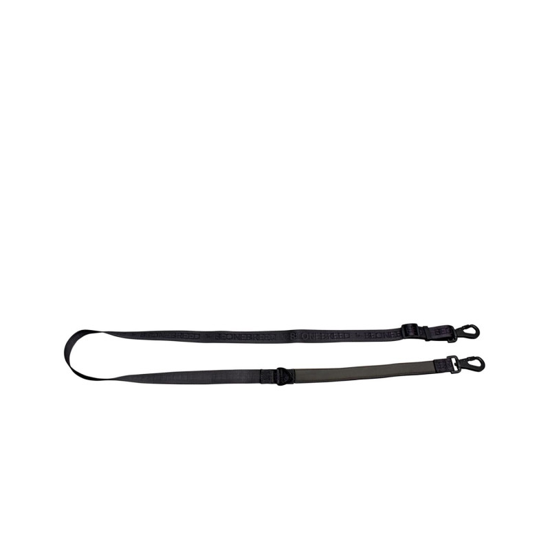 Embossed leash, black