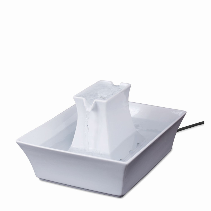 “Pagoda” water trough in white ceramic…