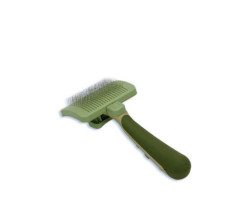 Self-cleaning curry comb with soft teeth…