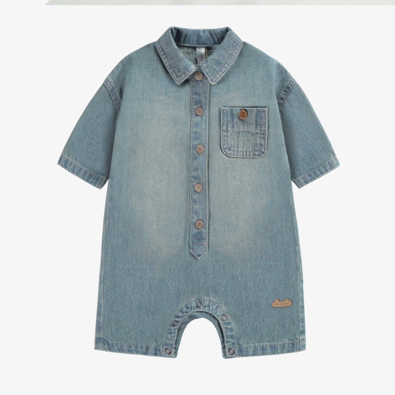 Loose fit one piece with long-sleeves in light blue denim, newborn