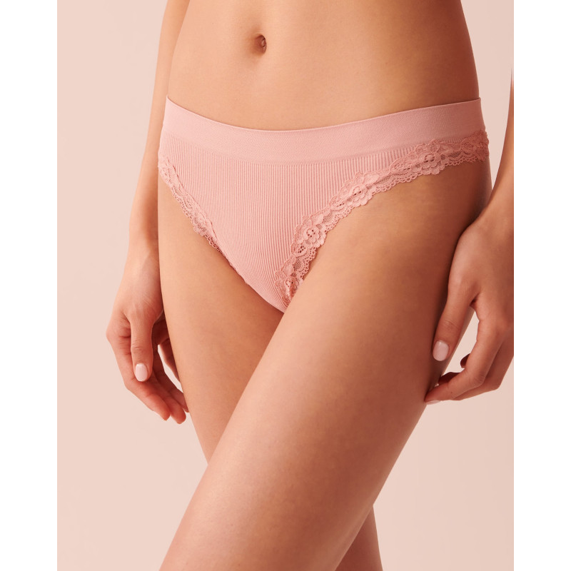 Culotte tanga côtelée tissu sans coutures