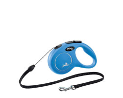 Blue “Classic” retractable lead in co…