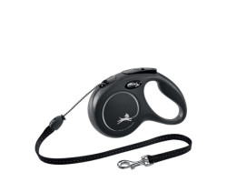 Black “Classic” retractable leash in co…