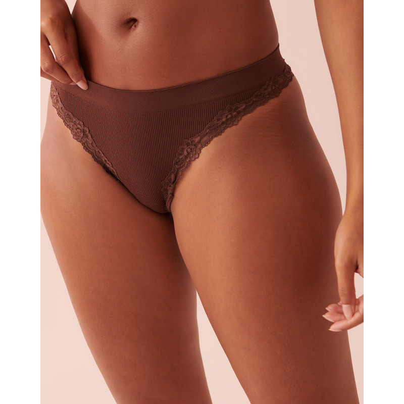 Culotte tanga côtelée tissu sans coutures