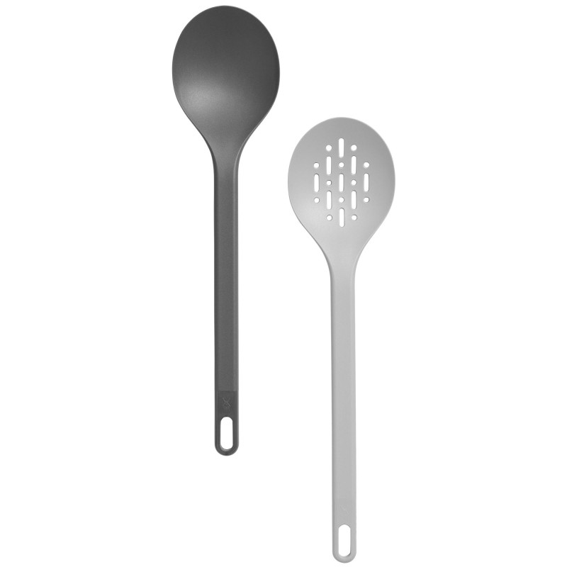 Serving spoons