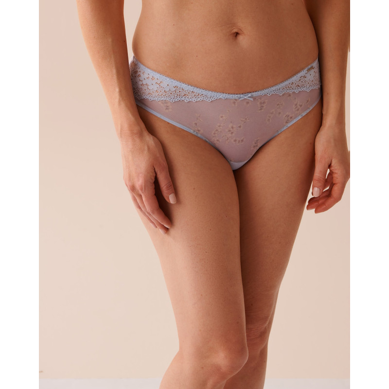 Culotte cheeky en dentelle et résille bordure festonnée