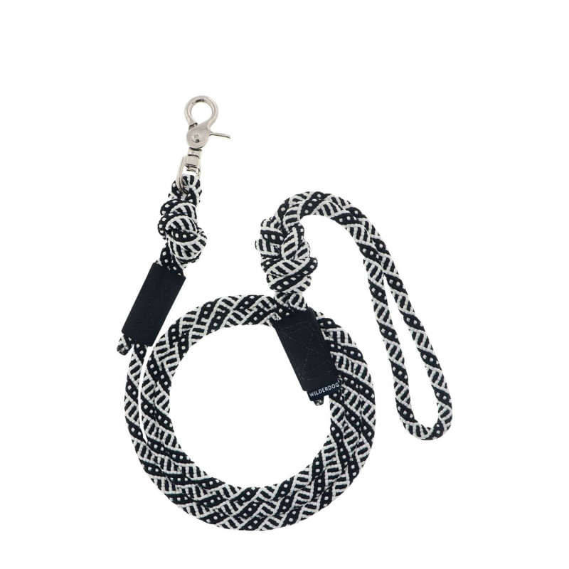 Quick-attach leash in black smooth rope…