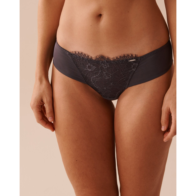 Culotte cheeky en dentelle et résille