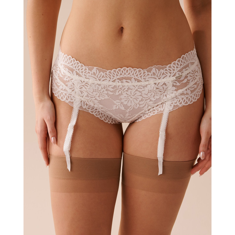 Culotte cheeky en dentelle et détails au dos