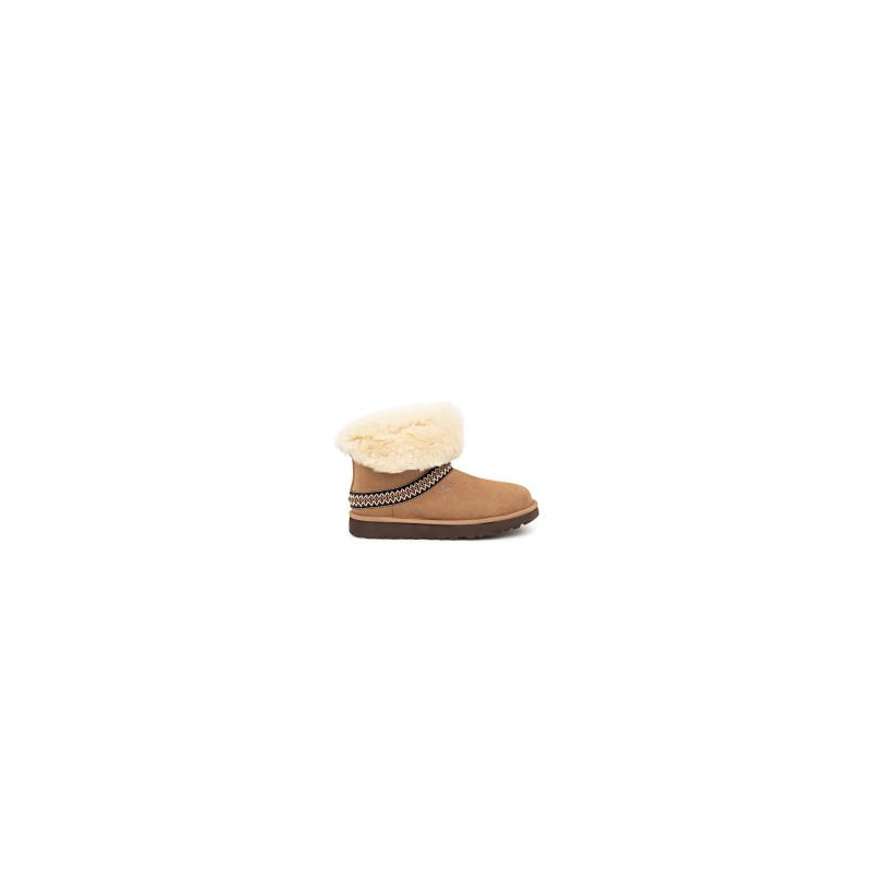 Ugg classic short crescent